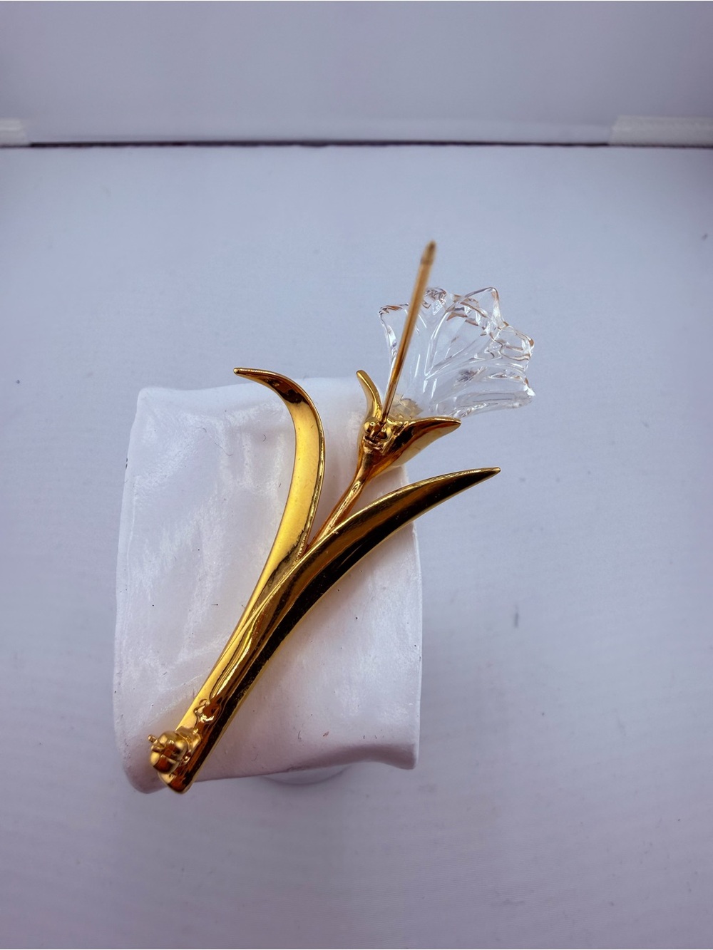 Swarovski Gold-Tone Crystal Flower Brooch - Elegant Women’s Jewelry - Picture 5 of 6